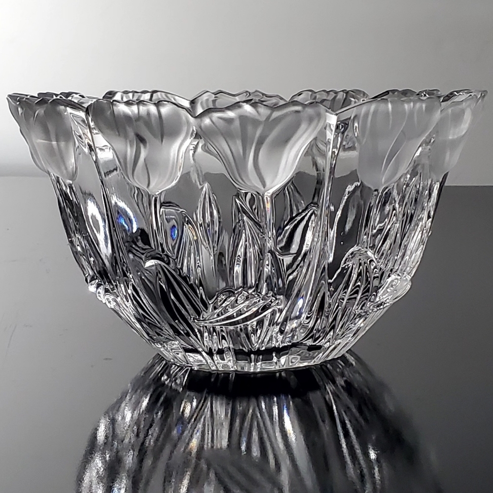 9 3/8" 24% Lead Crystal Tulip Clear Frosted Raised Bowl by Block Made in Poland - Picture 13 of 13